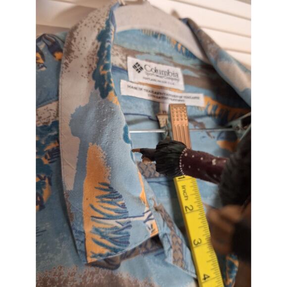 Columbia Size XL Men's Button Up Short sleeve Shirt - Picture 8 of 10